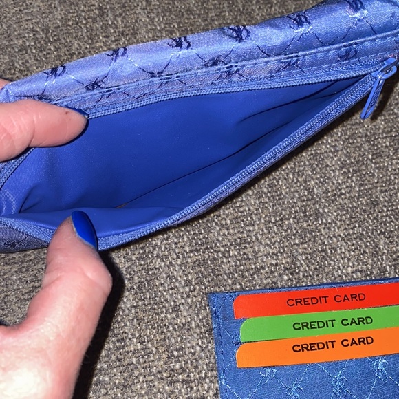 Wallet with change purse and 6 credit card slots - Picture 3 of 5